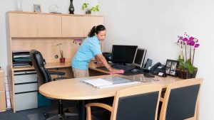 The home office cleaning checklist you don't wanna miss featured image